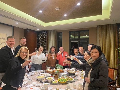 德國(guó)客戶親臨現(xiàn)場(chǎng)交流指導(dǎo)